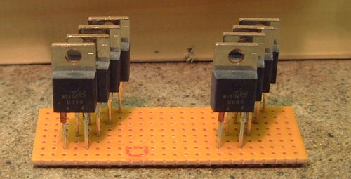 Picture
      showing the MUR860 diodes (29kB)