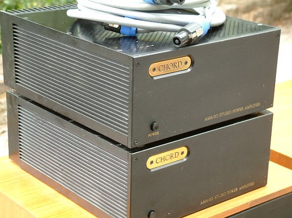 General view of amps (63k)