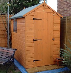 The finished shed (21K)